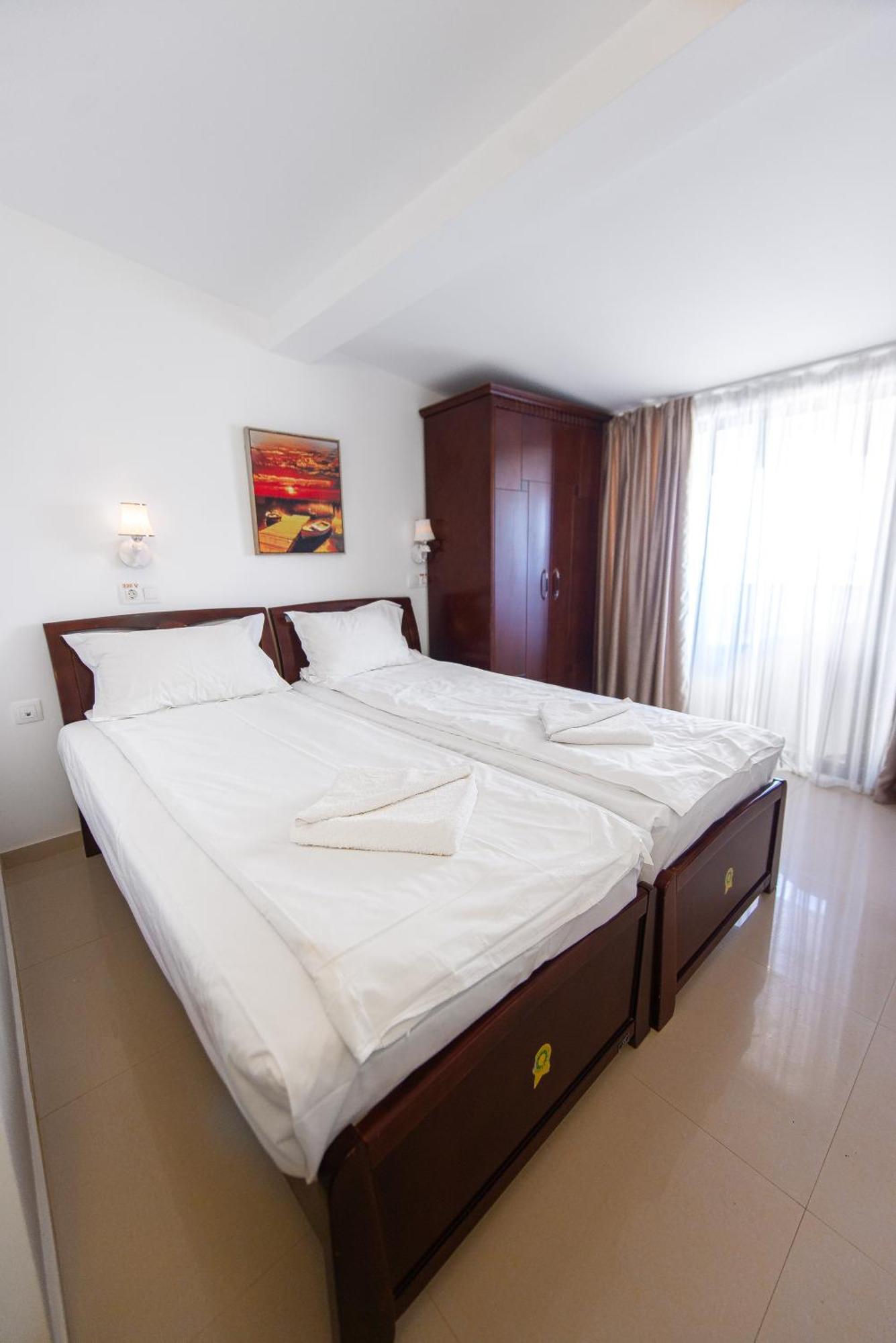 Sunrise Hotel Венус Екстериор снимка